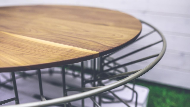 Le pied de table central : un style chic et tendance